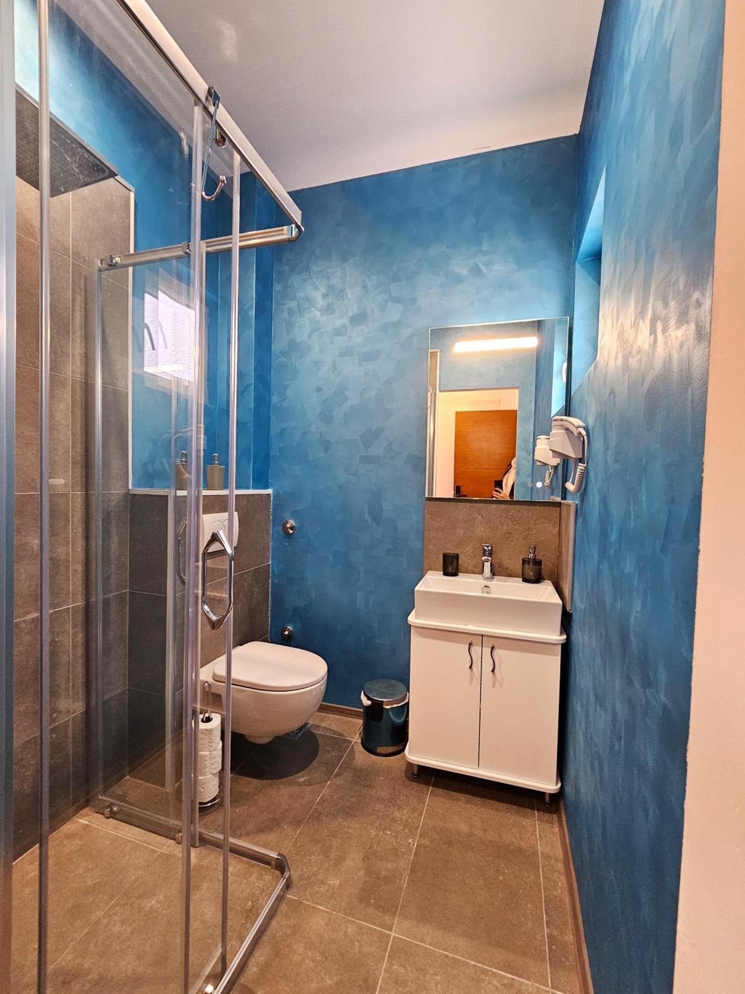 Lolo Luxury Rooms & Suites 부드바 외부 사진