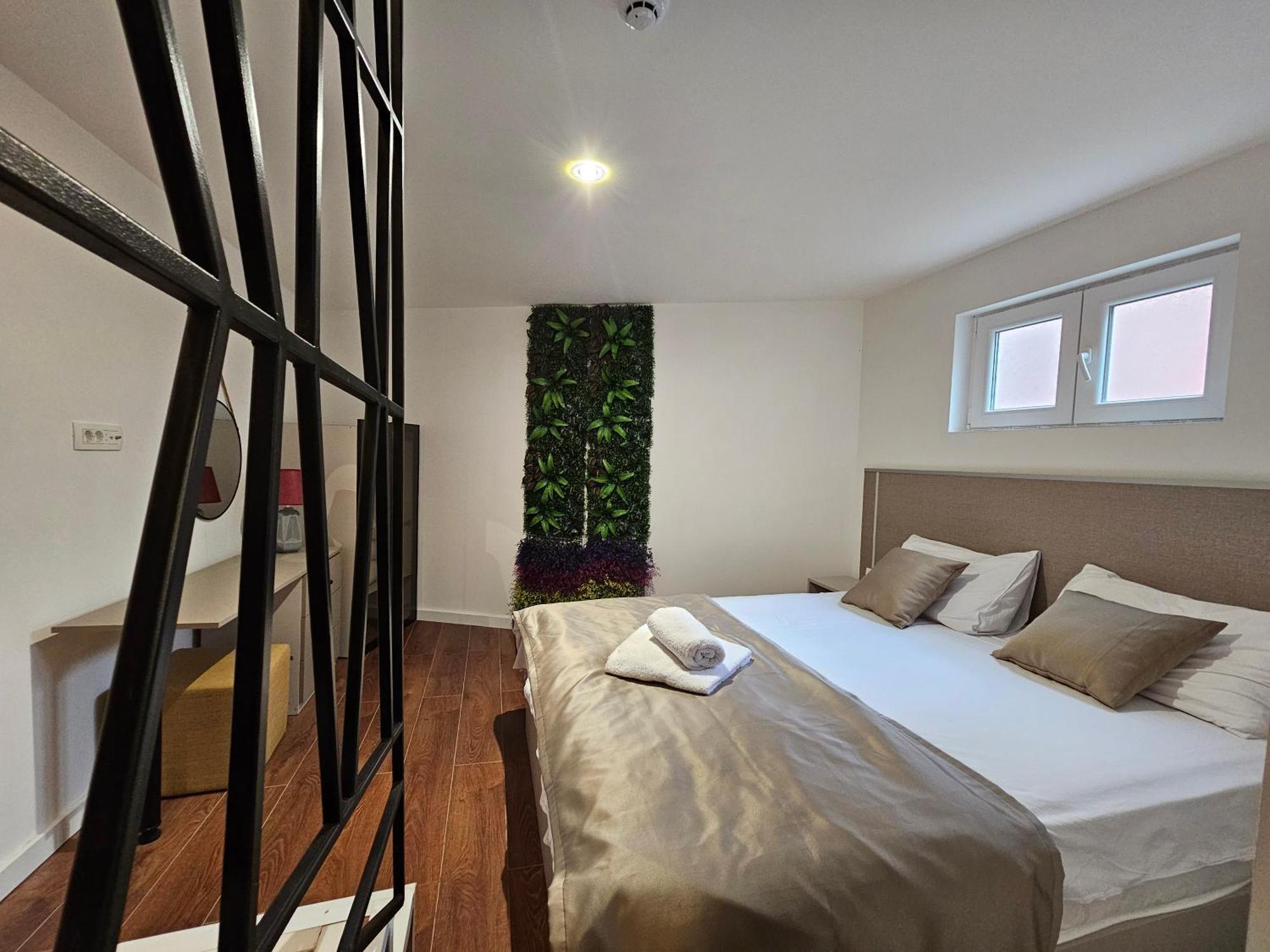 Lolo Luxury Rooms & Suites 부드바 외부 사진