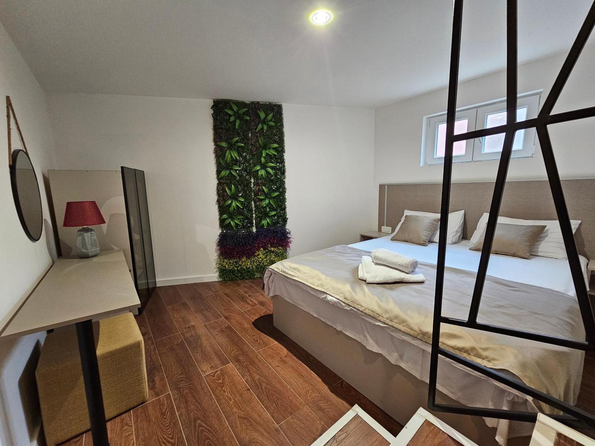 Lolo Luxury Rooms & Suites 부드바 외부 사진
